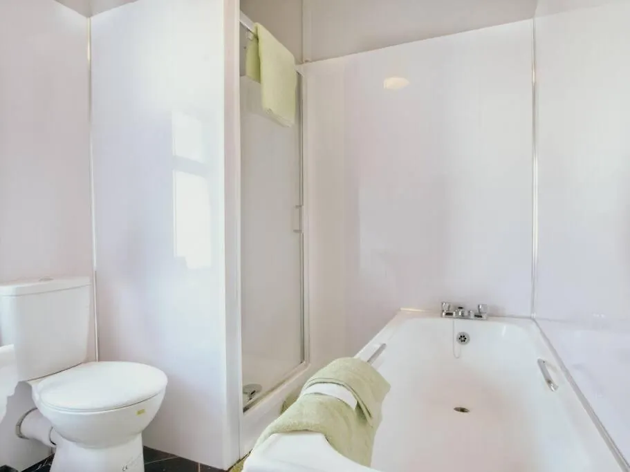 Halifax Town House - Cosy - Sleeps 5 Villa United Kingdom